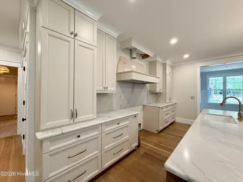 Kitchen - 48 Glasgow Dr, Pinehurst, NC 28374 photo 3 of 6