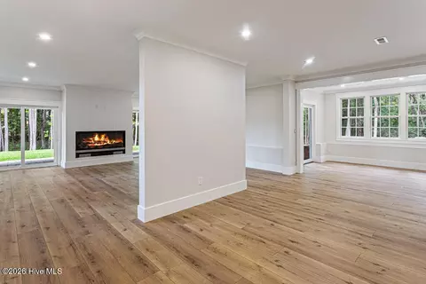 Living - 48 Glasgow Dr, Pinehurst, NC 28374 photo 7 of 9