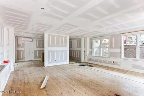 Living - 48 Glasgow Dr, Pinehurst, NC 28374 photo 5 of 6