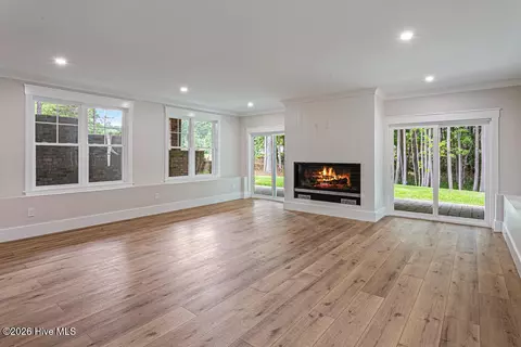 Living - 48 Glasgow Dr, Pinehurst, NC 28374 photo 8 of 9