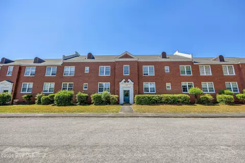 2940 Oleander Dr #A5, Wilmington, NC 28403