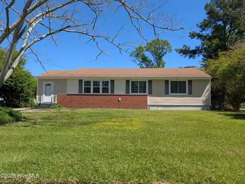 418 Decatur Rd, Jacksonville, NC 28540