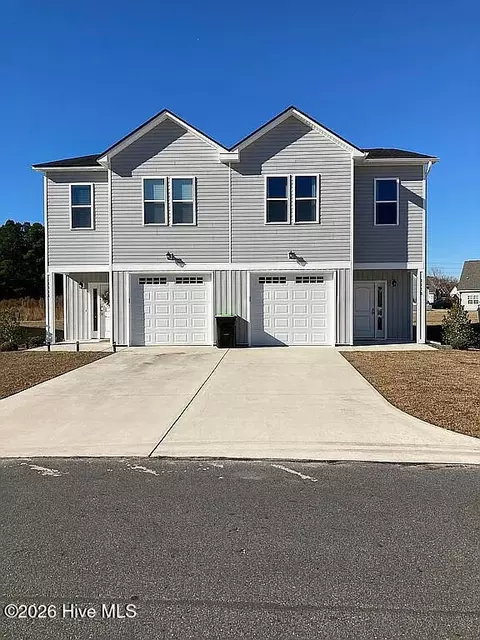 111 Pasture Ln #B, Swansboro, NC 28584