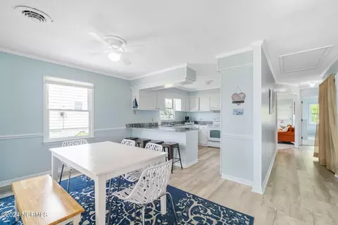Dining - 1096 Salter Path Rd, Atlantic Beach, NC 28512 photo 1 of 1