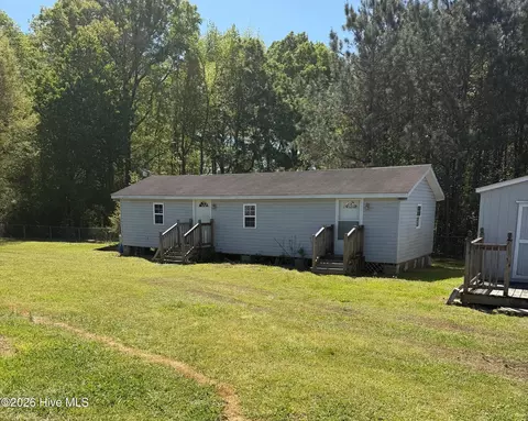 7161 Windy Ct E, Bailey, NC 27807 photo 4