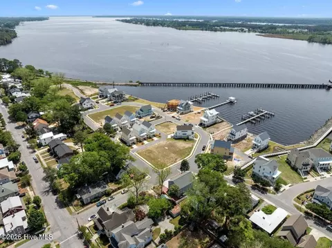 516 Front St, Washington, NC 27889 photo 7