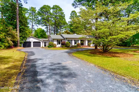 Exterior - 30 Dalrymple Rd, Pinehurst, NC 28374 photo 9 of 12