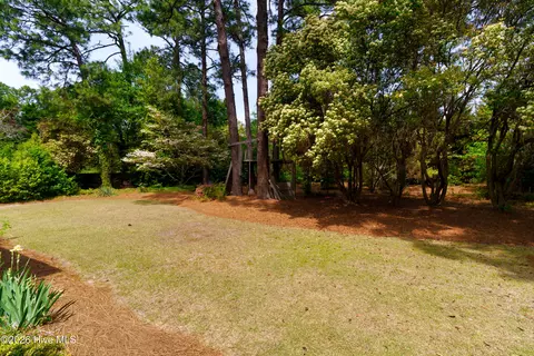 Exterior - 30 Dalrymple Rd, Pinehurst, NC 28374 photo 3 of 12
