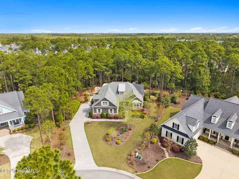 2585 Parkridge Dr, Southport, NC 28461