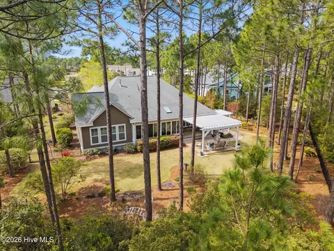 2585 Parkridge Dr, Southport, NC 28461