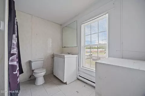 Bath - 1400 Chestnut St, Greenville, NC 27834 photo 2 of 2