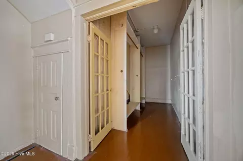 Entry Way - 1400 Chestnut St, Greenville, NC 27834 photo 1 of 4