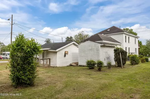 Exterior - 1400 Chestnut St, Greenville, NC 27834 photo 6 of 12