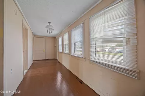 Entry Way - 1400 Chestnut St, Greenville, NC 27834 photo 4 of 4