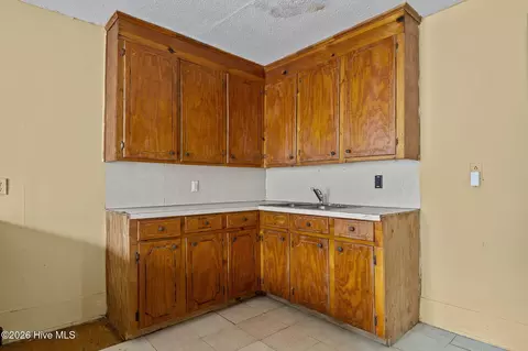 Kitchen - 1400 Chestnut St, Greenville, NC 27834 photo 2 of 2