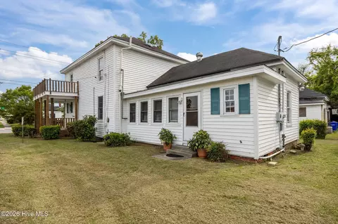 Exterior - 1400 Chestnut St, Greenville, NC 27834 photo 9 of 12