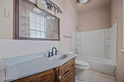 Bath - 1400 Chestnut St, Greenville, NC 27834 photo 1 of 2