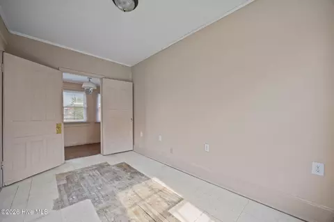 Bedroom - 1400 Chestnut St, Greenville, NC 27834 photo 2 of 5