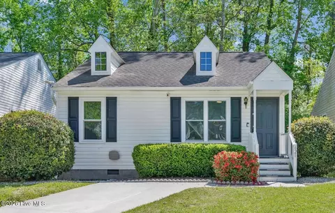 621 Varsity Dr, Wilmington, NC 28403