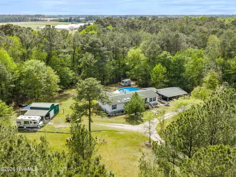 127 Rojay Ln, Richlands, NC 28574