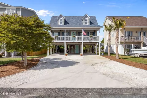 508 Seafarer Dr, Carolina Beach, NC 28428