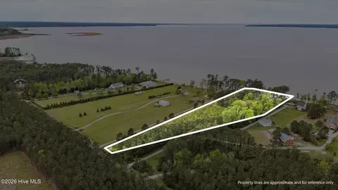 611 Becton Rd, Havelock, NC 28532