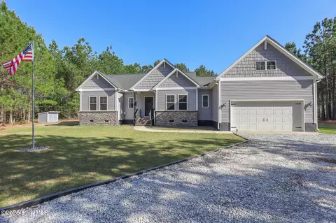 306 Brinley Pl, Maple Hill, NC 28454