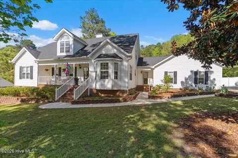 121 Plantation Ct, Clayton, NC 27527