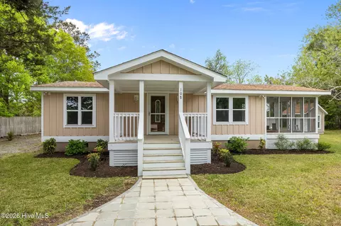 108 Park Ave, Beaufort, NC 28516