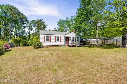2013 Wheat St, Rockingham, NC 28379