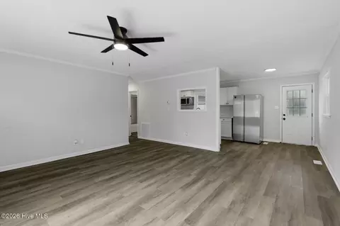 Living - 103 Puller Dr, Jacksonville, NC 28540 photo 2 of 3