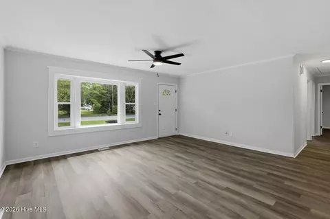 Living - 103 Puller Dr, Jacksonville, NC 28540 photo 3 of 3