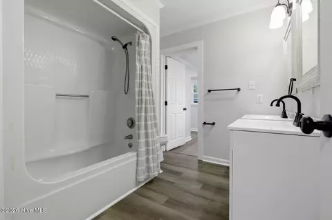 Bath - 103 Puller Dr, Jacksonville, NC 28540 photo 1 of 4
