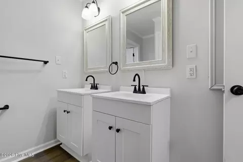 Bath - 103 Puller Dr, Jacksonville, NC 28540 photo 2 of 4