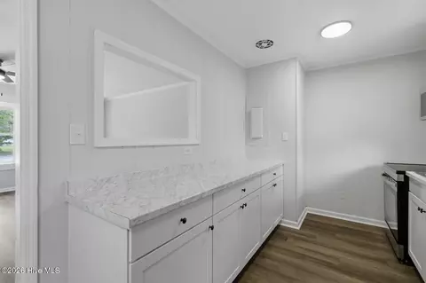 Entry Way - 103 Puller Dr, Jacksonville, NC 28540 photo 2 of 2