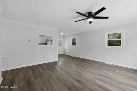 Living - 103 Puller Dr, Jacksonville, NC 28540 photo 1 of 3