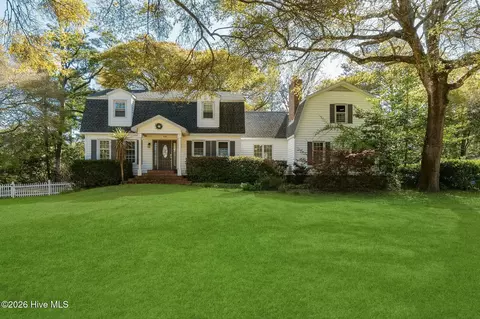 428 Holly St, Emerald Isle, NC 28594