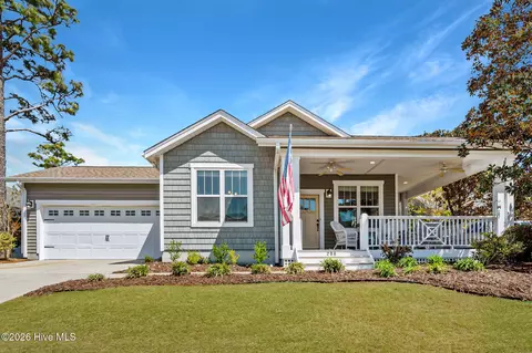 206 W Azalea Dr, Holly Ridge, NC 28445