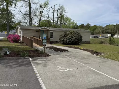 1786 Pine Valley Dr SW, Supply, NC 28462 photo 4