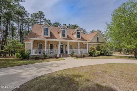 15940 Lovegrass Ln, Wagram, NC 28396
