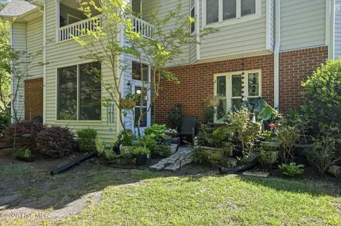 4108 Breezewood Dr #101, Wilmington, NC 28412