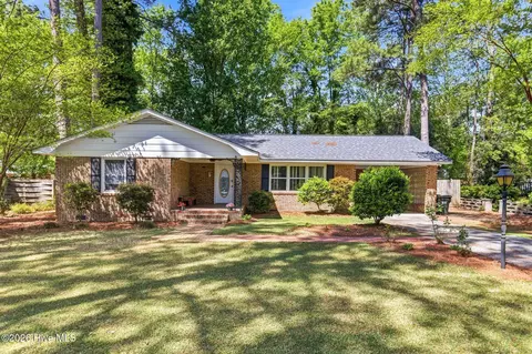 235 Oak St, Wallace, NC 28466
