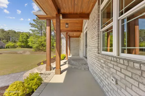 Exterior - 406 Compass Pt, Hampstead, NC 28443 photo 4 of 9