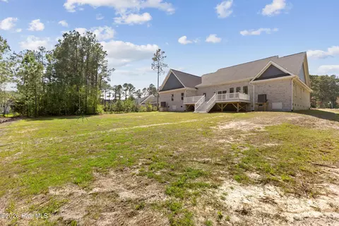 Exterior - 406 Compass Pt, Hampstead, NC 28443 photo 7 of 9