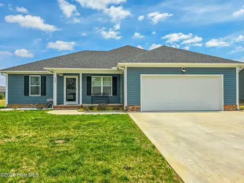 206 Compass Dr, Elizabeth City, NC 27909