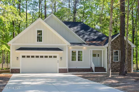 111 Chatooga Ct E, Hertford, NC 27944