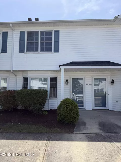 3801 Sterling Pointe Dr #R2, Winterville, NC 28590