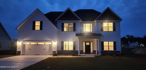 2007 Sharpnose St, New Bern, NC 28562