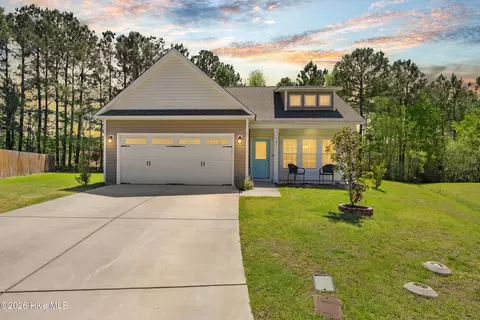 107 Clymer Ct, Hubert, NC 28539