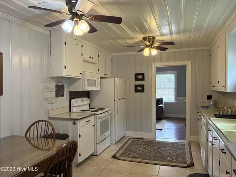 Kitchen - 415 E 5th St, Washington, NC 27889 photo 1 of 2